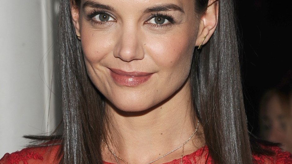 Katie holmes shuts down clothing lines
