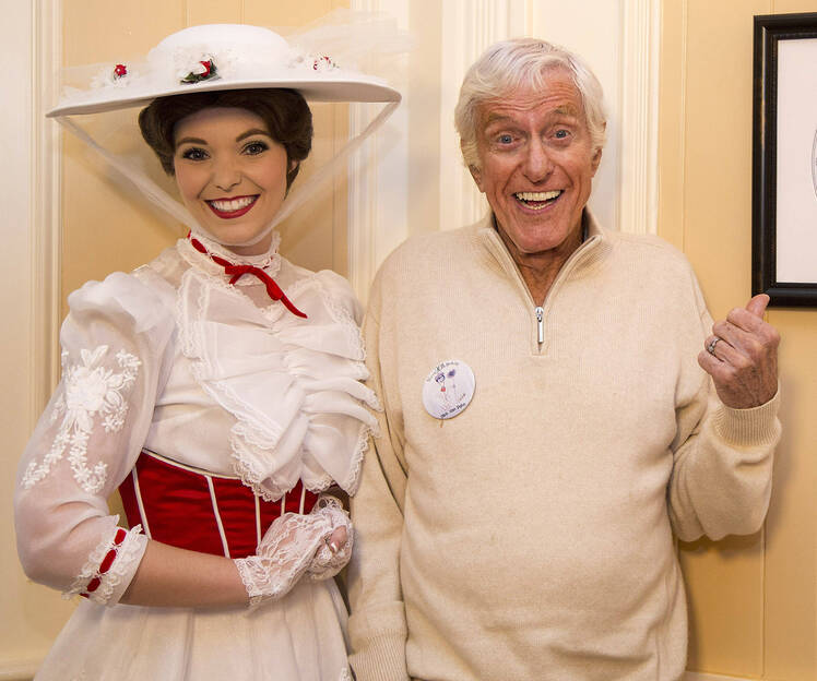 See Dick Van Dyke Sing Mary Poppins Tunes With A Flash Mob For His 