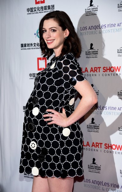 anne hathaway pregnant getty images