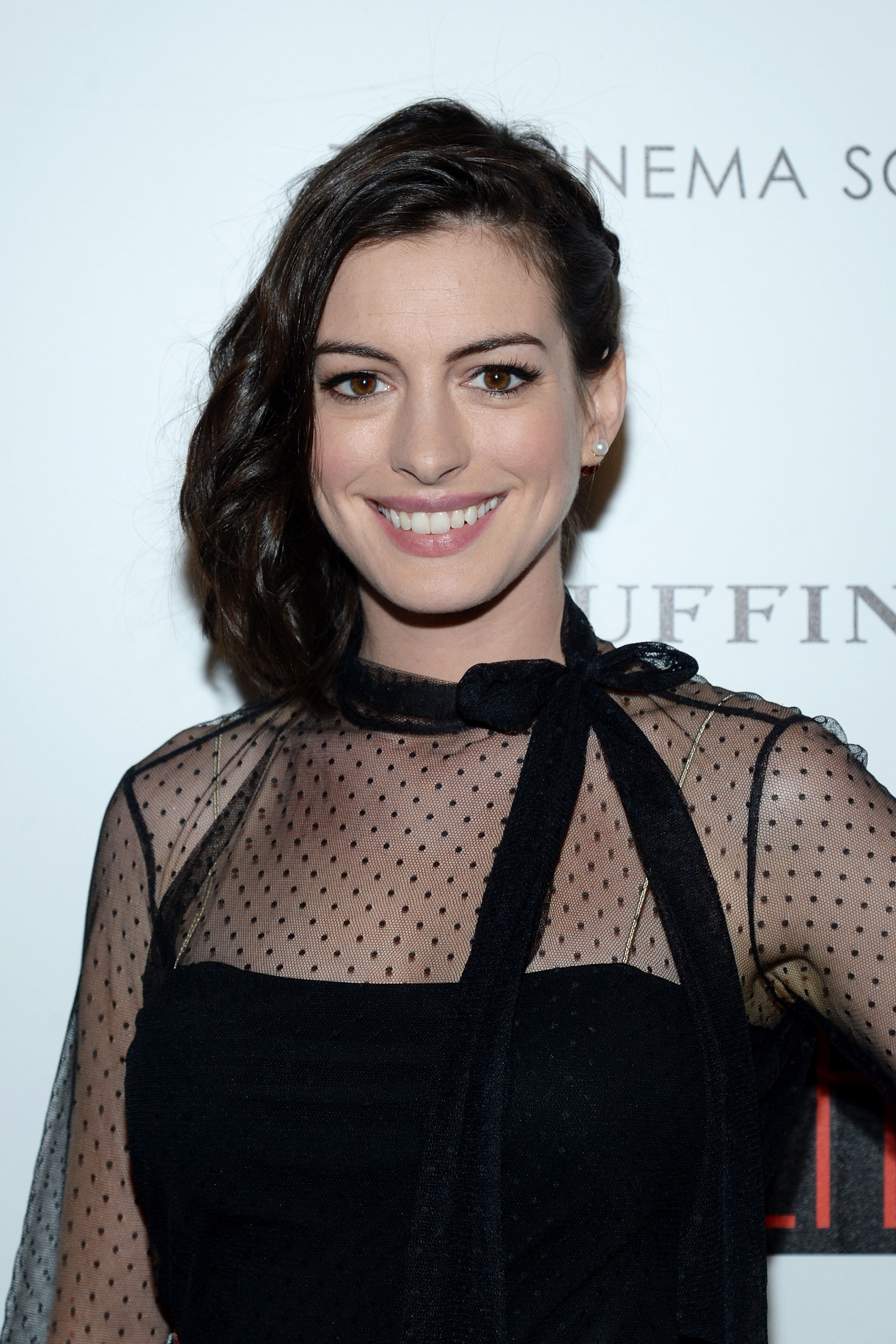 Pregnant Anne Hathaway Purchases $2.5 Million Penthouse - Closer Weekly