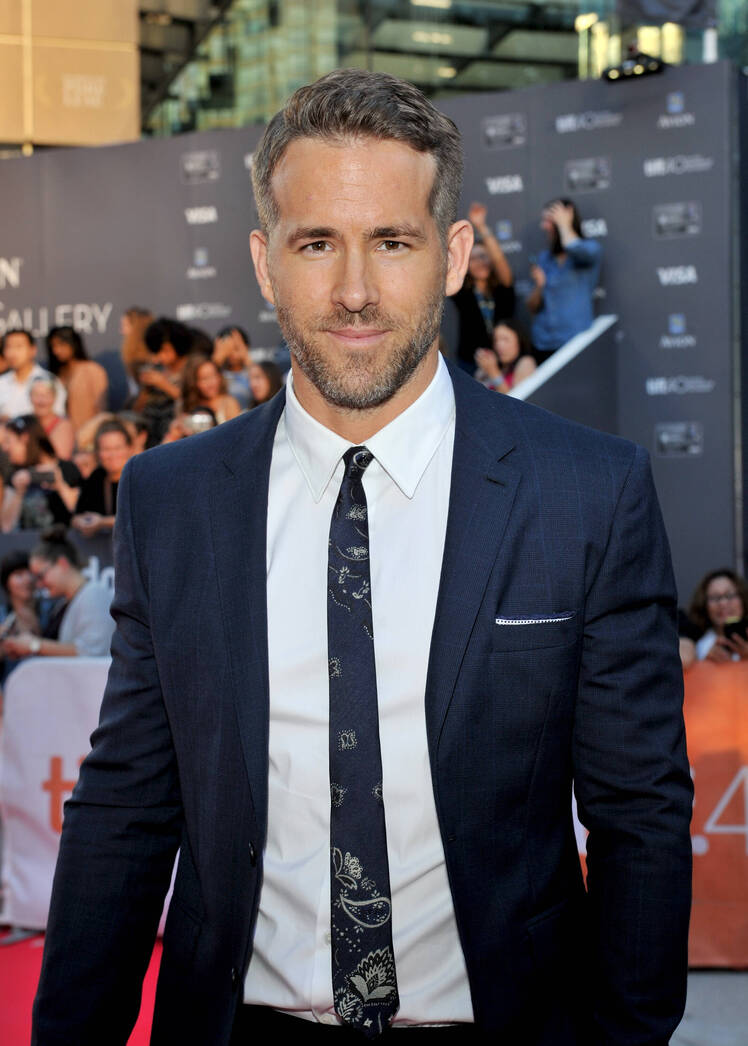 Ryan Reynolds Reveals He Wants to Have 9 Daughters - Closer Weekly