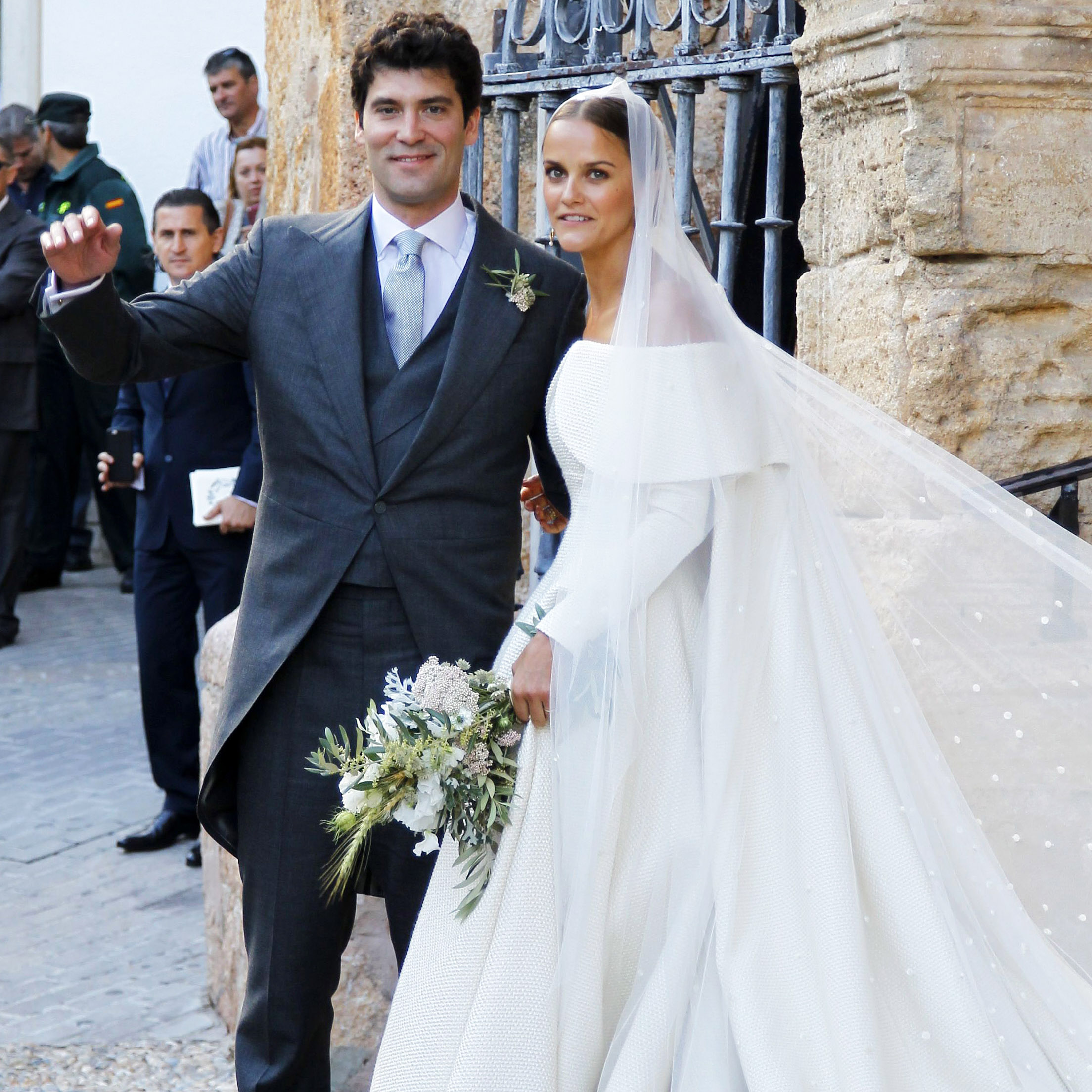 Lady Charlotte Wellesley Marries Alejandro Santo Domingo in a Lavish ...
