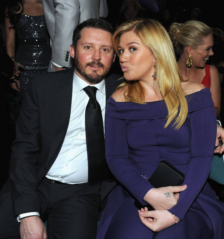 Kelly Clarkson Gives a Sweet Shoutout to Husband Brandon Blackstock on ...