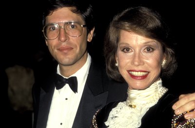 mary tyler moore husband getty images