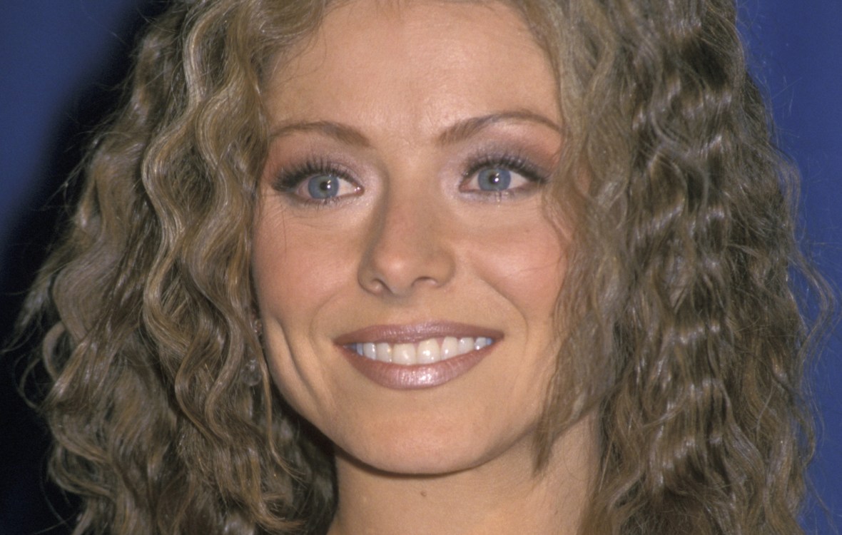 see kelly ripa's shocking hair transformation over the years