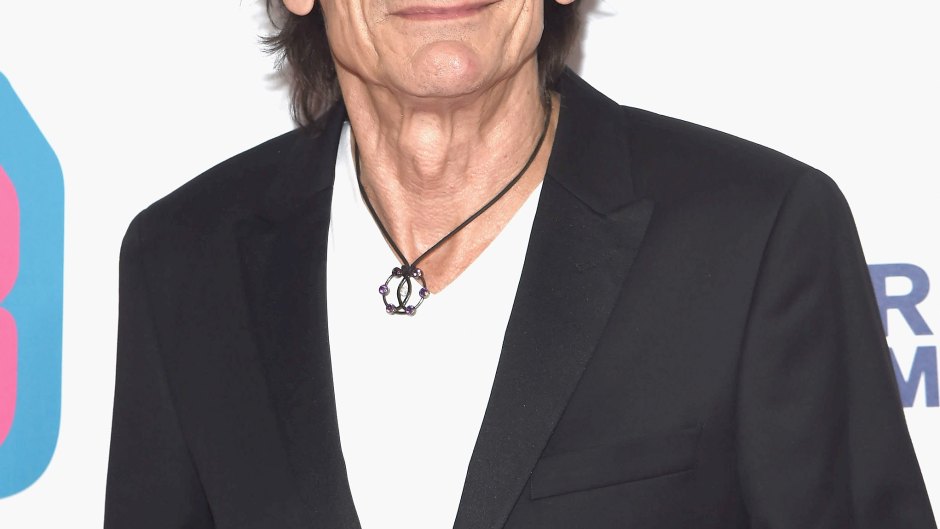 Rolling stones ronnie wood lung cancer