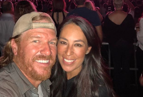 Fixer Upper Stars Joanna Gaines And Chip Design New Line With Target - Chip And Joanna Gaines Home Decor Line Dance