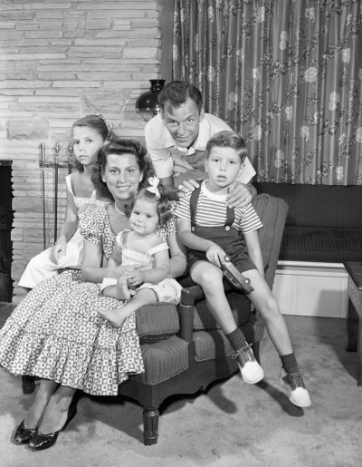frank sinatra family getty images