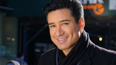 Mario Lopez Gushes About Pregnant Wife Courtney's 'Sexiness'