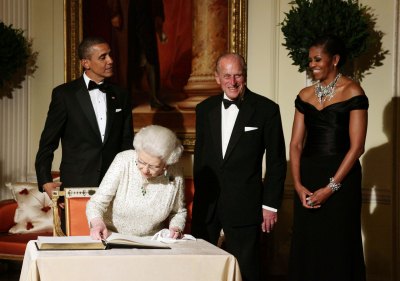 barack obama with queen elizabeth getty images