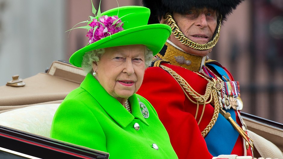 queen-elizabeth-trooping-the-colour