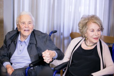 kirk douglas and wife anne getty 2017