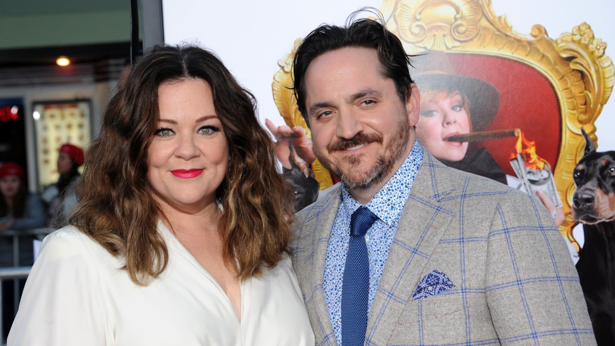 10. Melissa McCarthy's Blue Hair: Why It's More Than Just a Fashion Statement - wide 5