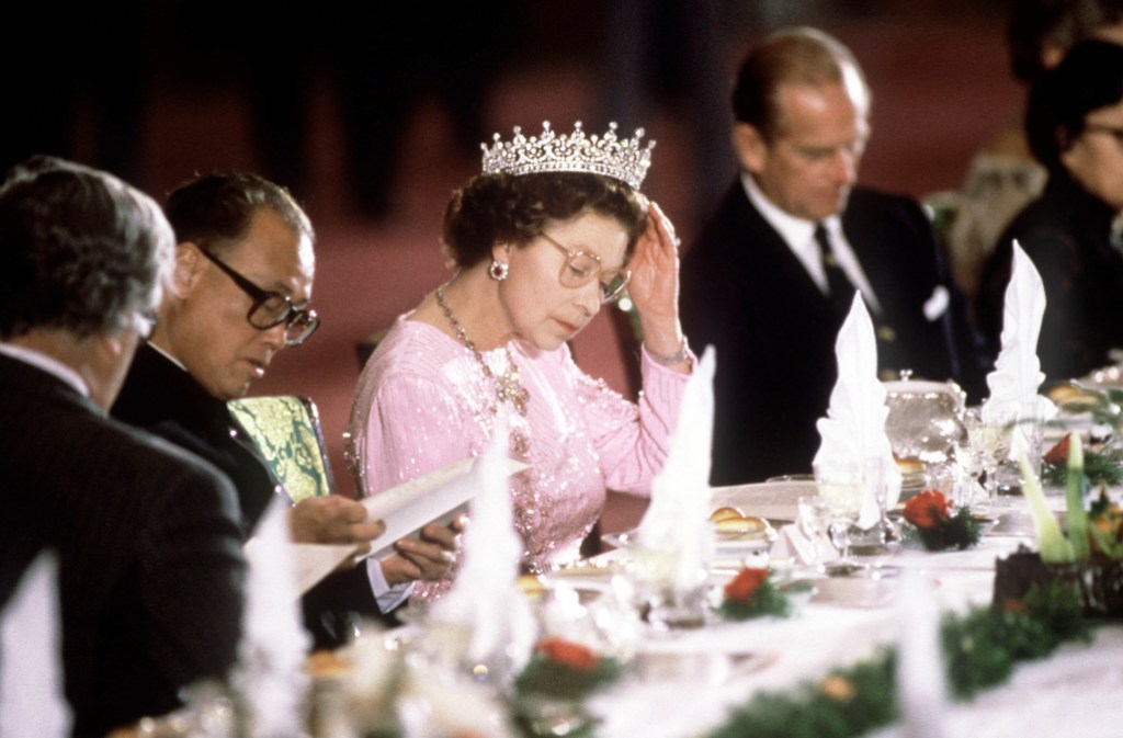 Queen Elizabeth Eats Bananas With A Fork For A Very Interesting Reason