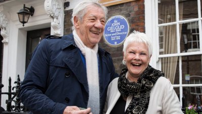 sir-ian-mckellen-says-he-and-judi-dench-sat-on-the-queens-throne
