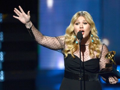 Kelly Clarkson Grammys