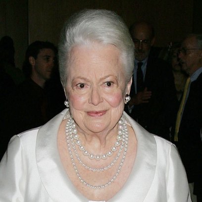 olivia-de-havilland-was-able-to-get-over-heartbreak-because-she-was-bold-author-says