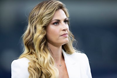 Erin Andrews on the field before a game between the Dallas Cowboys and the Washington Redskins 