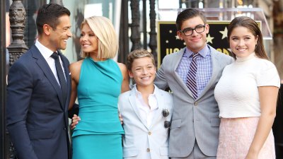Kelly Ripa and Mark Consuelos with their children attend the ceremony honoring Kelly Ripa with a Star on The Hollywood Walk of Fame h