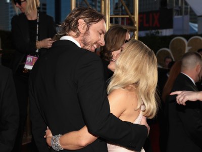 76th ANNUAL GOLDEN GLOBE AWARDS -- Pictured: (l-r) Dax Shepard and Kristen Bell arrive to the 76th Annual Golden Globe Awards