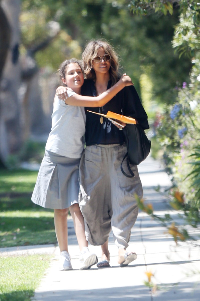 Halle Berry Shaved Daughter Nahla s Hair After She Didn t 