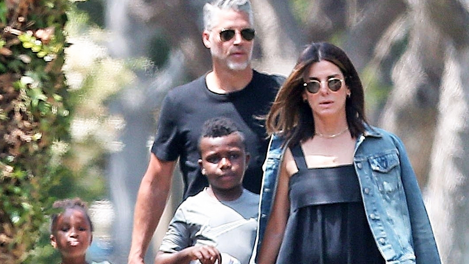 Sandra Bullock and Bryan Randall Walk With Kids to Party: Photos