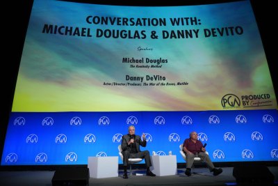 danny-devito-michael-douglas-50-year-friendship