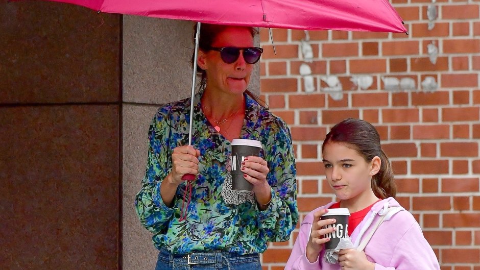 katie-holmes-suri-cruise-spotted-on-rainy-coffee-run-in-new-york-city