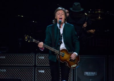 Paul-McCartney-performing-a-2015-concert