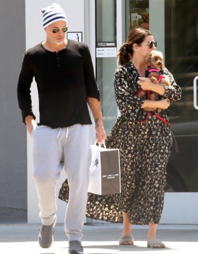 Bryan Randall and Sandra Bullock with their new dog