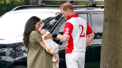prince-harry-meghan-markle-reveal-archie-can-lift-his-head