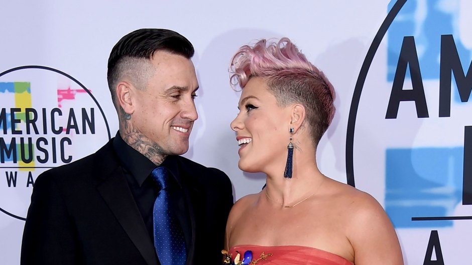 pink-shares-sweet-message-from-husband-carey-hart-while-on-tour(1)