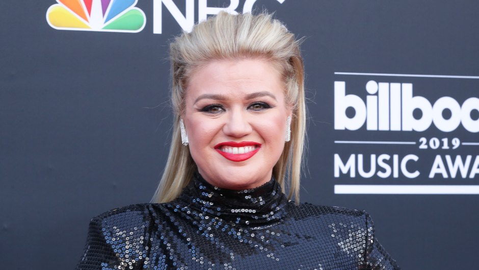 Kelly Clarkson Sings Amazing Cover of Dolly Parton's '9 to 5' for Upcoming Talk Show