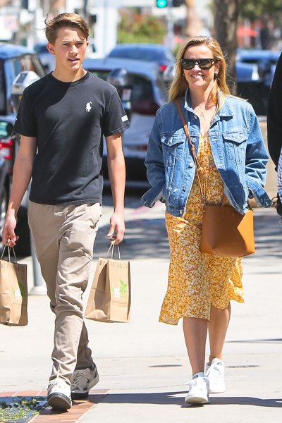 Reese Witherspoon and son deacon