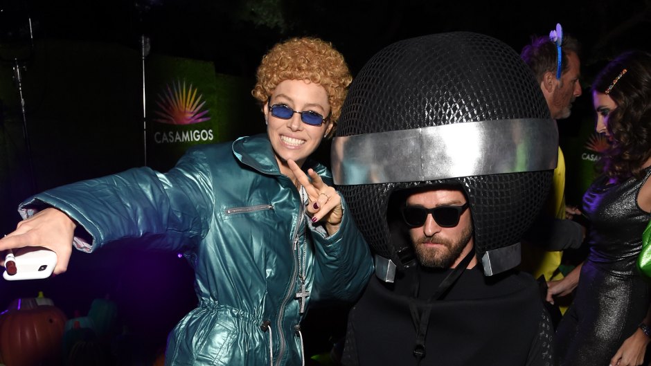 justin timberlake dressed as a micrcophone his wife jessica biel dressed up as himself to a halloween party