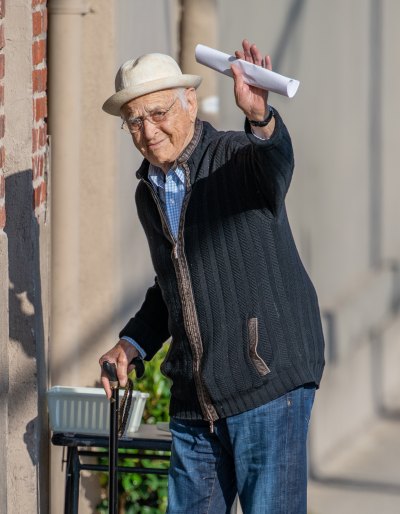 Norman Lear out and about heading to 'Jimmy Kimmel Live'