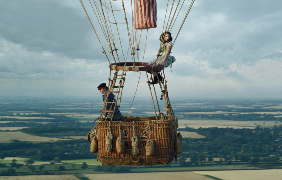 Fan of The Aeronauts Experience a Hot Air Balloon Ride Yourself