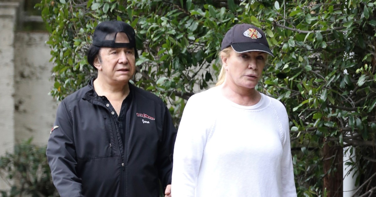 Gene Simmons, Wife Shannon Tweed Take Dogs for a Walk Photos