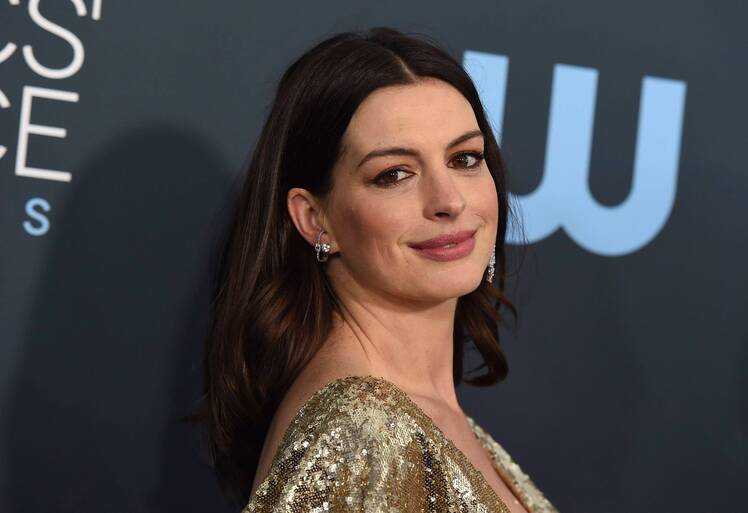 Anne Hathaway Archives - Closer Weekly