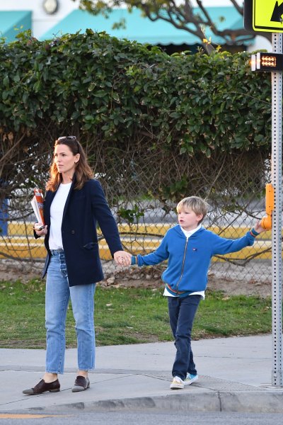 Jennifer Garner treating her son to ice cream.