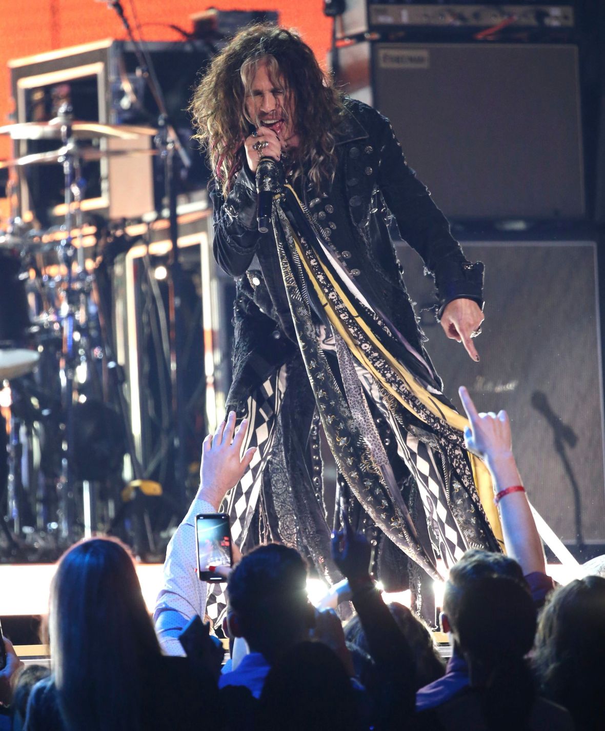 Grammys 2020: Aerosmith Performs 'Walk This Way' With Run-DMC1180 x 1425