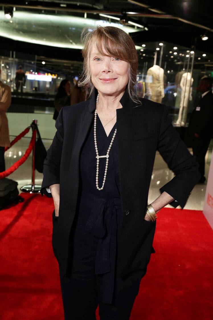 carrie star sissy spacek is having a really great time at age 70
