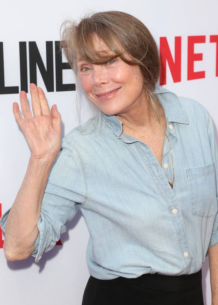 carrie star sissy spacek is having a really great time at age 70