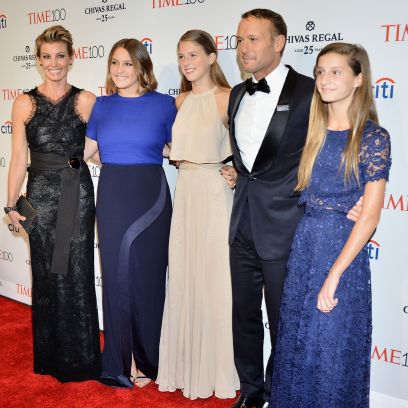 tim-mcgraw-and-faith-hills-kids-meet-the-stars-3-daughters