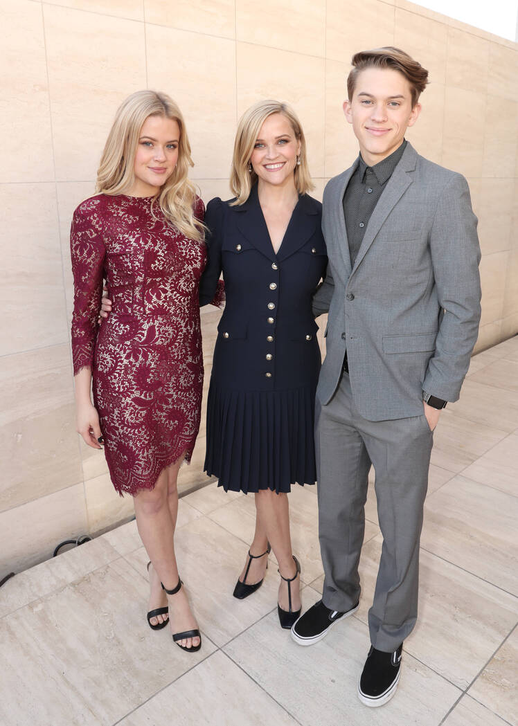 Reese Witherspoon S Son Deacon Phillippe Announces His First Single Reese witherspoon's daughter thanks her for teaching her the value of love, ambition in instagram post. https www closerweekly com posts reese witherspoons son deacon phillippe announces his first single