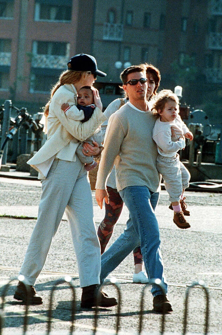 Tom Cruise And Nicole Kidman S Photos With Kids Isabella And Connor