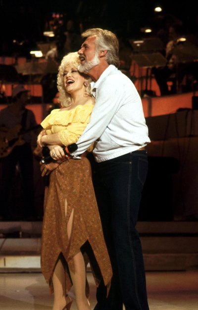 dolly-parton-loved-late-singer-kenny-rogers-to-death