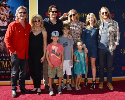 goldie-hawns-family-with-kurt-russell-is-worth-everything