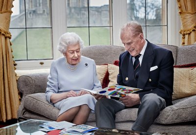queen-elizabeth-and-prince-philips-73rd-anniversary-photo