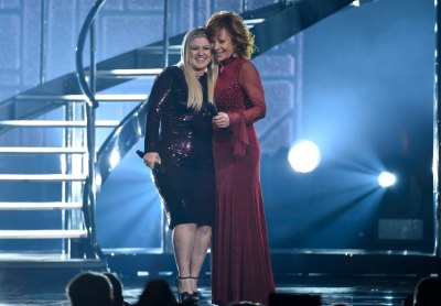 reba-mcentire-and-kelly-clarkson-staying-close-amid-divorce